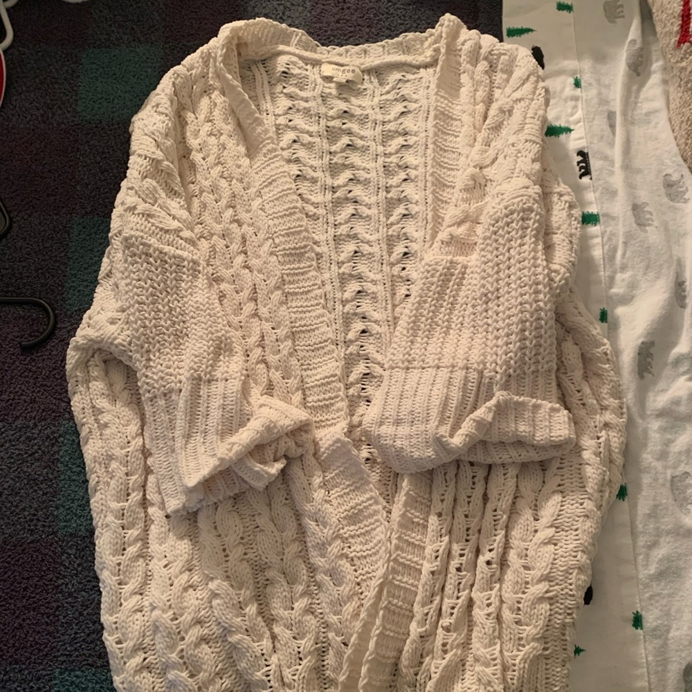 Women’s Vici Sweaters